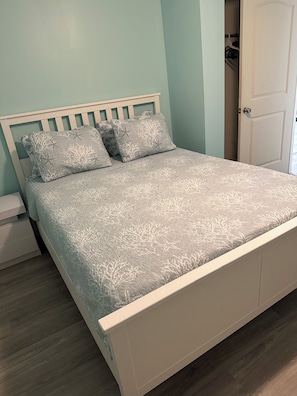 2 bedrooms, bed sheets