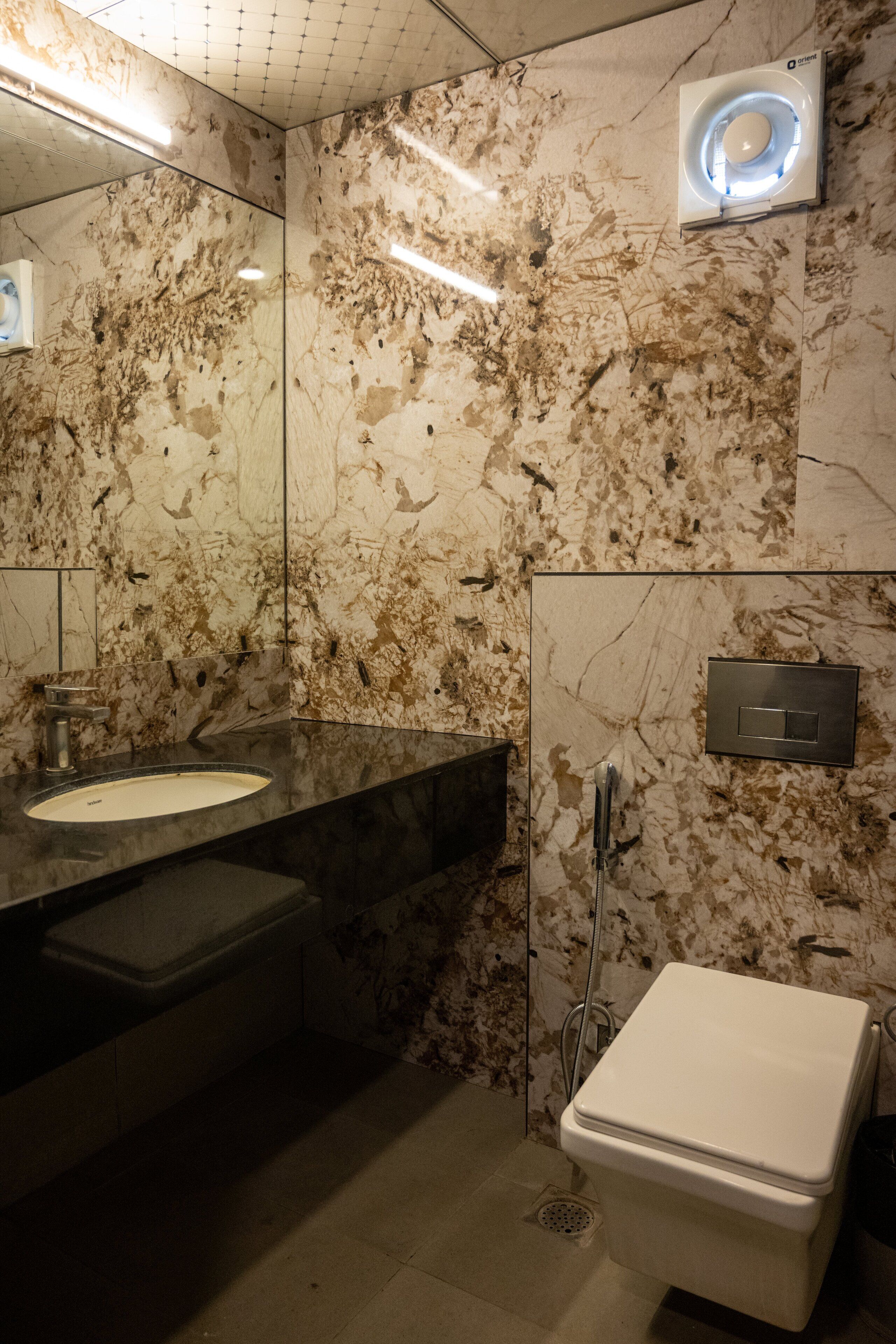 Photo - Hotel Asrani International