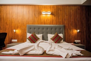 Executive-Doppelzimmer, 1 King-Bett | Daunenbettdecken, Select-Comfort-Betten, Zimmersafe, Schreibtisch