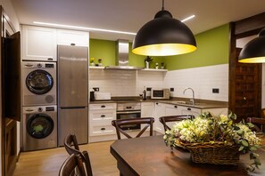 Fridge, dishwasher, coffee/tea maker, toaster - House Maximo Puertomingalvo (Puertomingalvo)