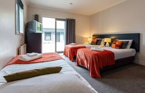 1 soverom, strykejern/-brett og sengetøy