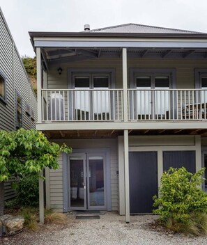 Unclassified image, 2 of 7, button - Studio 25 - 1 Bedroom place with Pool (Cardrona)