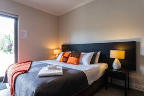 Unclassified image, 4 of 7, button - Studio 25 - 1 Bedroom place with Pool (Cardrona)