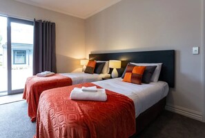 Unclassified image, 2 of 7, button - Studio 25 - 1 Bedroom place with Pool (Cardrona)