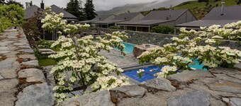 Studio 26 - One Bedroom Place with Pool