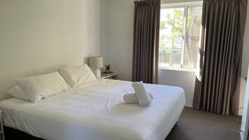 3 slaapkamers, een bureau, een strijkplank/strijkijzer, gratis wifi