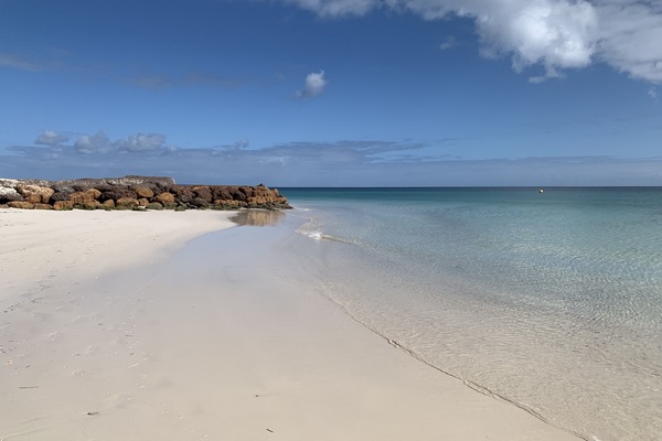 Una spiaggia nelle vicinanze