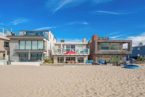 On the beach - Single Family Home on the Ocean w/ BEAUTIFUL VIEWS (Newport Beach)