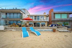 Terrace/patio - Single Family Home on the Ocean w/ BEAUTIFUL VIEWS (Newport Beach)