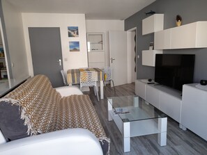TV - Arcachon Center - T2 with Private Parking - Cleaning Included (Arcachon)