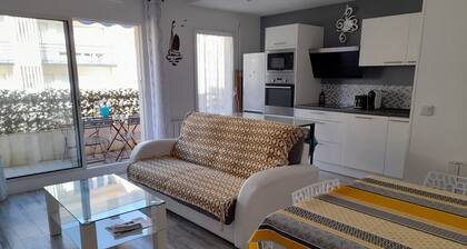 Arcachon Center - T2 with Private Parking - Cleaning Included