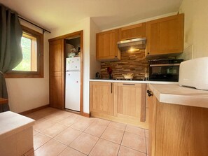 Kühlschrank, Mikrowelle, Geschirrspüler