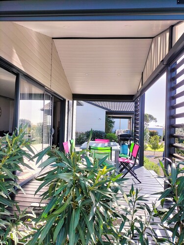 Quiet chalet in a residential leisure park near Marseillan