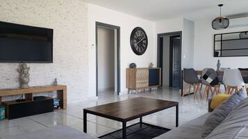 Smart-tv en tafelvoetbal