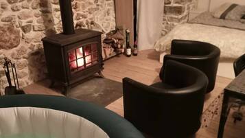 Fer et planche Ă repasser, lit parapluie, Wi-Fi gratuit, draps fournis