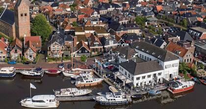 Beautiful vacation home on watery recreation park Yn'e Lijte Grou