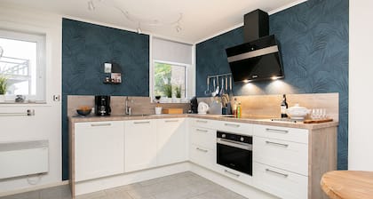 Beautiful vacation home on watery recreation park Yn'e Lijte Grou