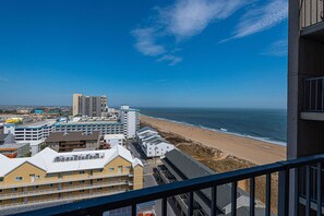 Property grounds - Oceanfront condo with 2 bedrooms, a pool and beautiful ocean views located in midtown! (Ocean City)