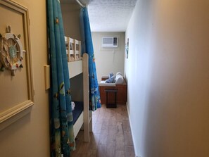 1 多间卧室、免费 WiFi、床单