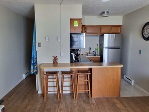 冰箱、微波炉、烤箱、炉灶