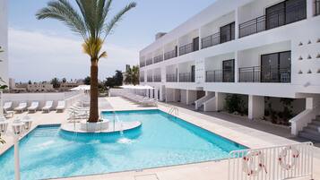 Seasonal outdoor pool