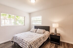 2 chambres, fer et planche à repasser, lit parapluie, Wi-Fi gratuit