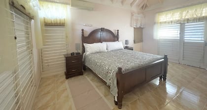 The Sandpiper Villa - Authentic Jamaican Experience!