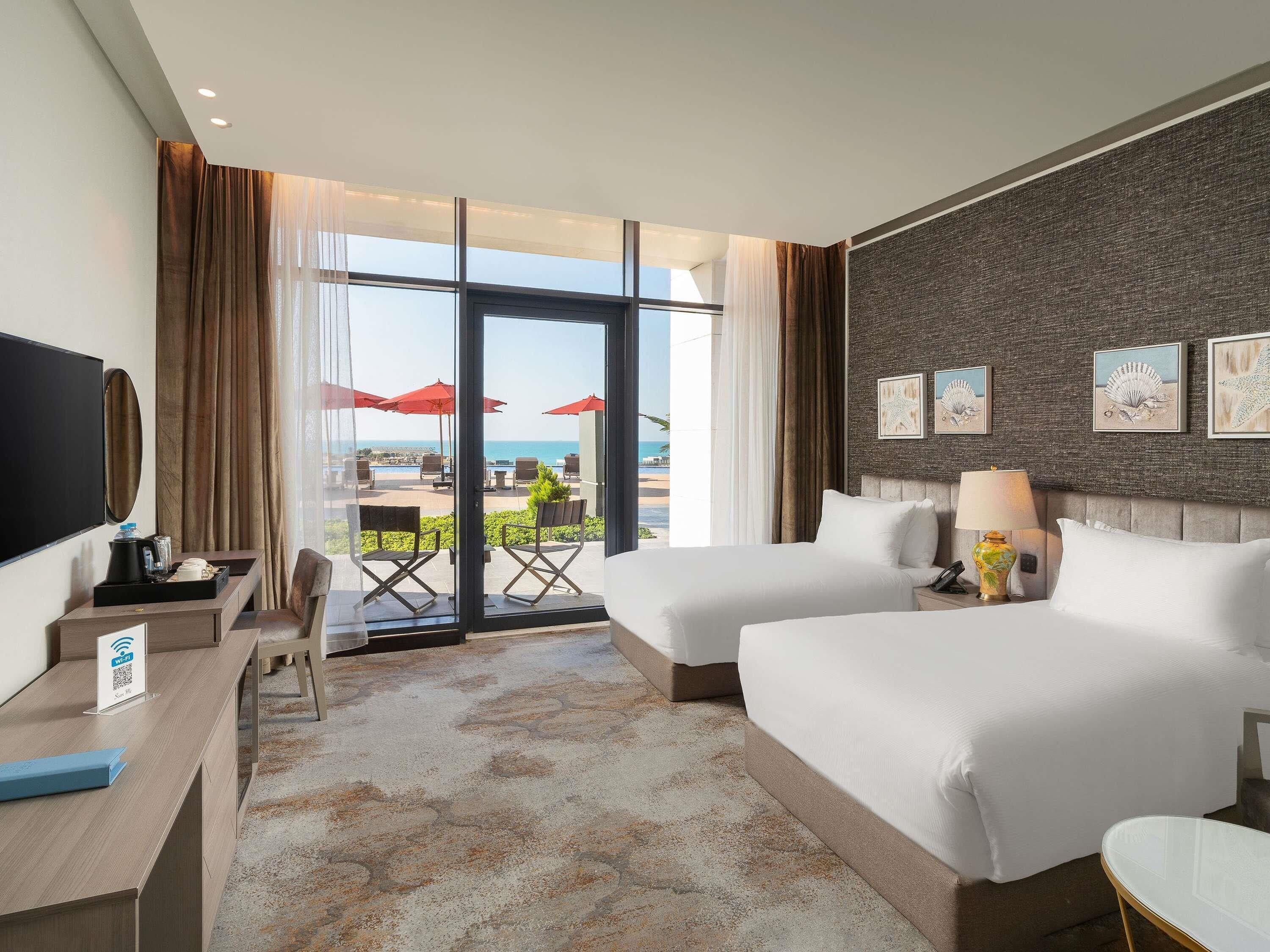 Deluxe Room Twin Beds | Free minibar, in-room safe, blackout drapes, soundproofing