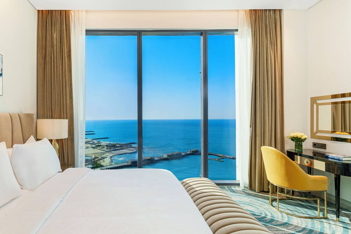 Suite Royal | Minibar gratis, brankas, tirai kedap cahaya, dan kedap suara