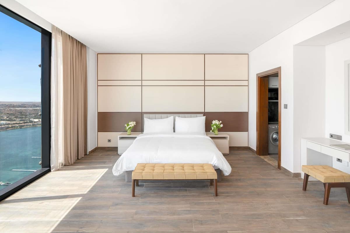 Studio, 1 Tempat Tidur Double | Minibar gratis, brankas, tirai kedap cahaya, dan kedap suara