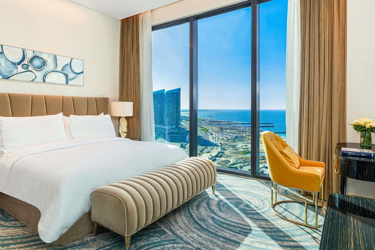 Presidential Suite | Free minibar, in-room safe, blackout drapes, soundproofing