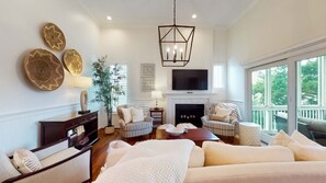 Een televisie en een dvd-speler