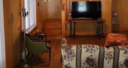 Close to snowmobile and atv trails. Minutes from Porcupine mountains.