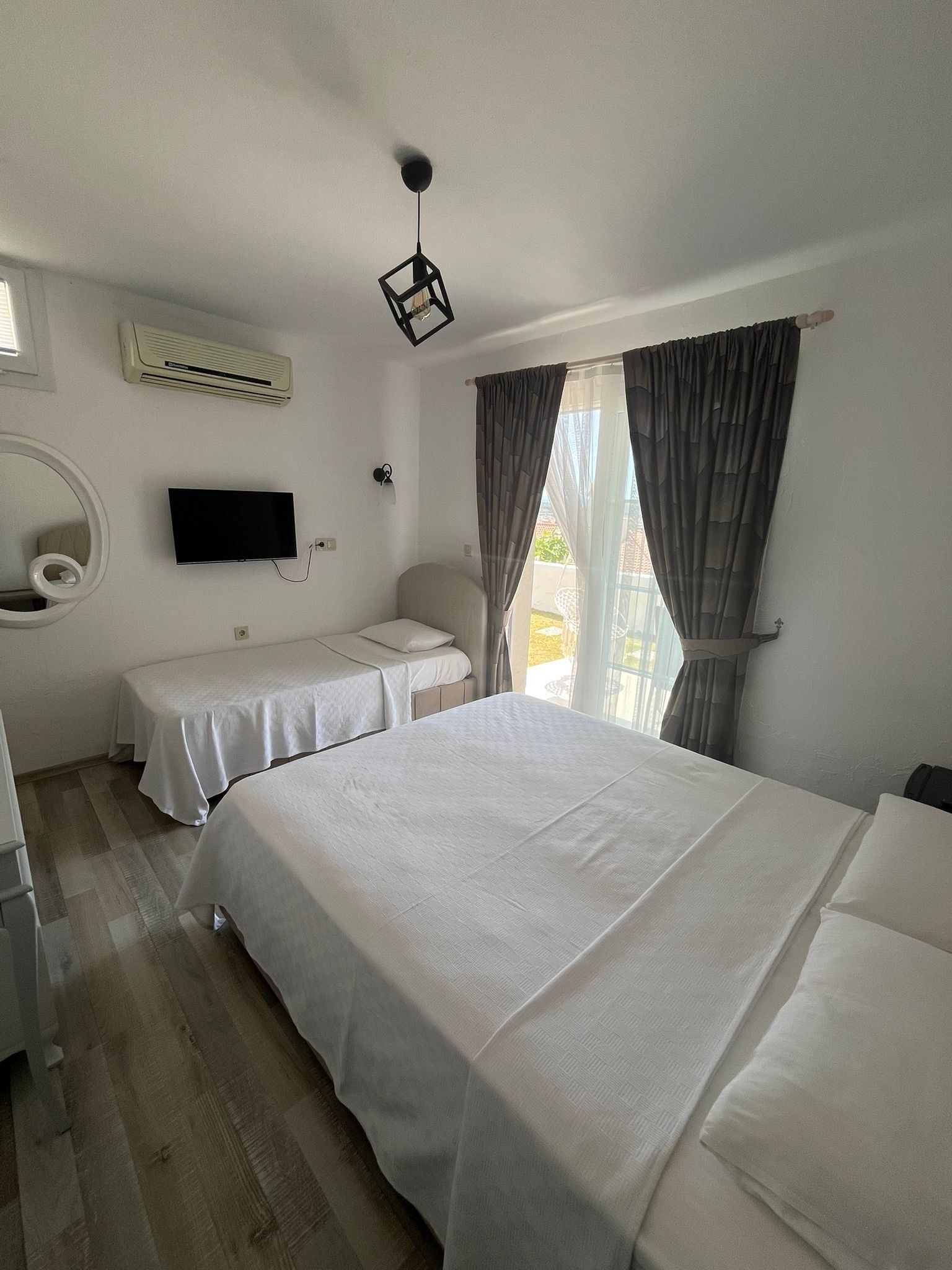deluxe room, garden area | 1 bedroom, premium bedding, down duvets, memory-foam beds