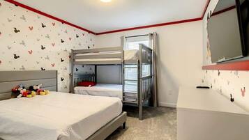 4 bedrooms, iron/ironing board, WiFi, bed sheets