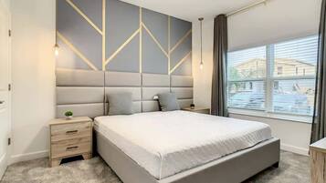 4 bedrooms, iron/ironing board, WiFi, bed sheets