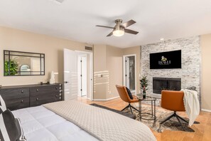 4 bedrooms, iron/ironing board, travel cot, WiFi - Princess Retreat|Private Pool|Firepit|Sleeps 12 (Mesa)