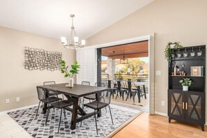 Dining - Princess Retreat|Private Pool|Firepit|Sleeps 12 (Mesa)