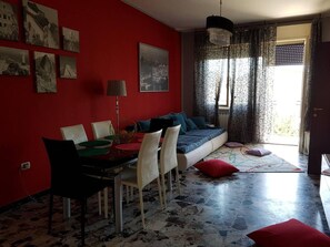 Apartment, Multiple Beds | Living room