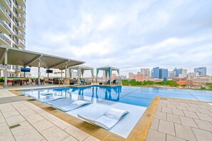 Piscine extérieure, piscine chauffée