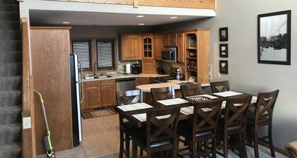 Ski and Golf Retreat by Hole 8