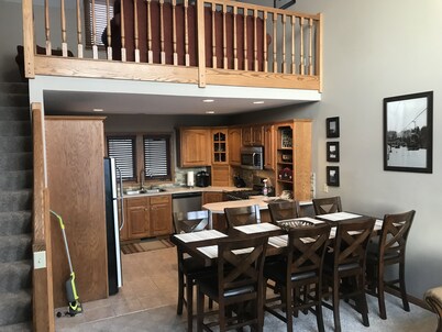 Ski and Golf Retreat by Hole 8