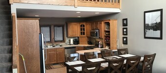 Ski and Golf Retreat by Hole 8