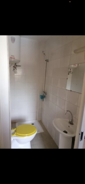 シャワー付き浴槽