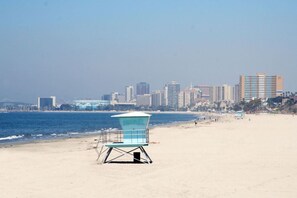 Beach nearby - HGTV Featured Modern Craftsman Mins2Beach+GameRm (Long Beach)