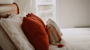 Phòng cơ bản | Màn/rèm cản sáng, bàn ủi/dụng cụ ủi quần áo