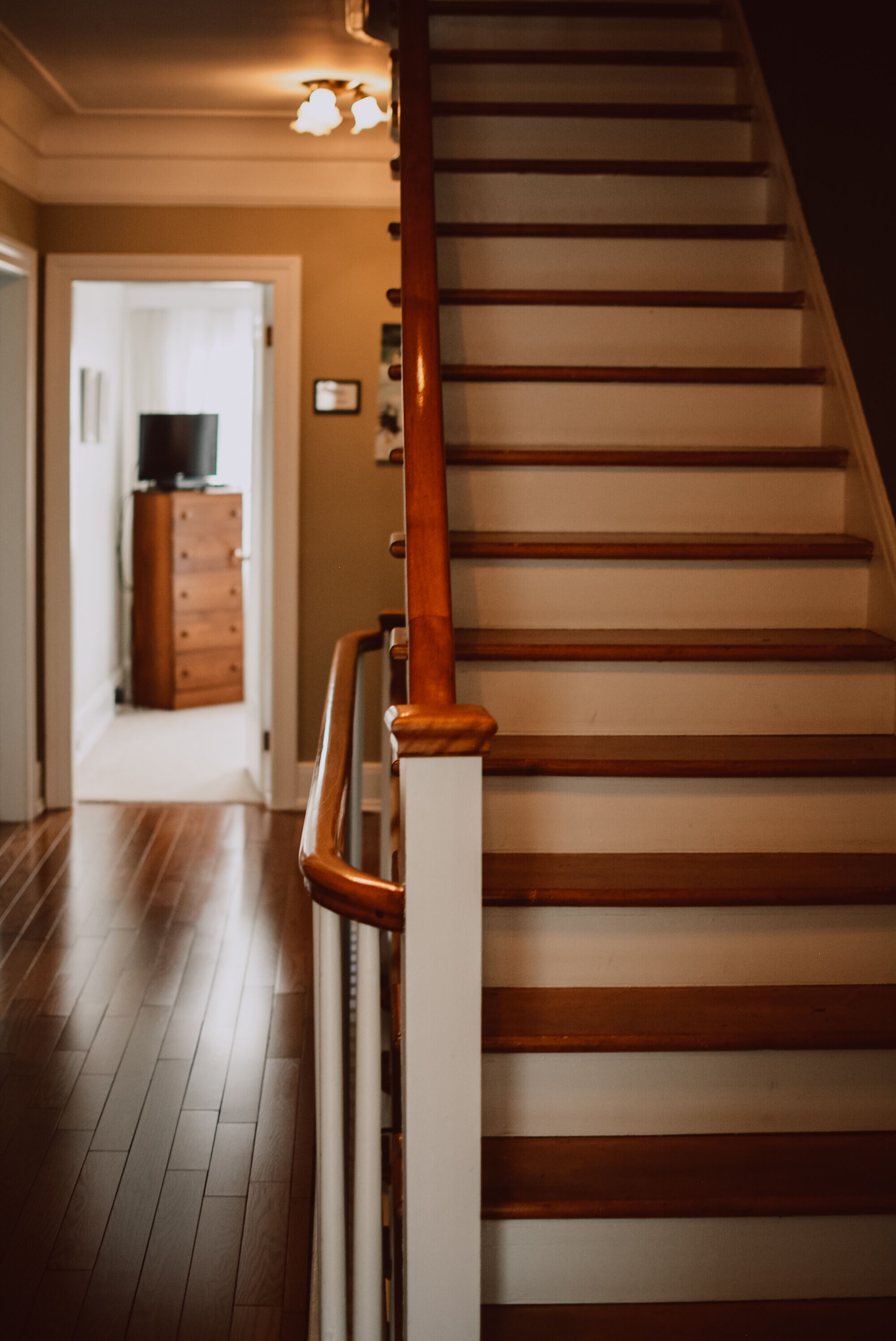 TV màn hình phẳng 24-inch có truyền hình cáp, TV 