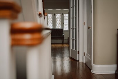 Hill Road Manor Bed & Breakfast