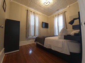 3 Schlafzimmer, Schreibtisch, Bügeleisen/Bügelbrett, kostenloses WLAN