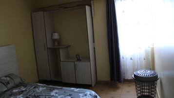 1 bedroom, iron/ironing board, WiFi